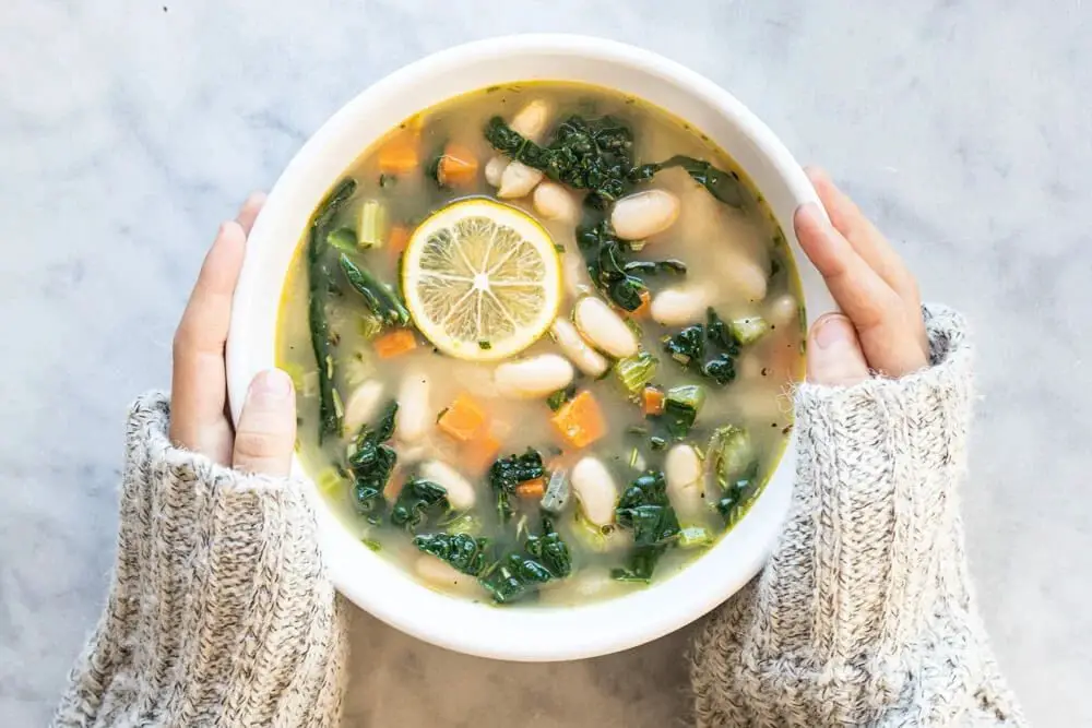 Lemony White Bean and Kale Soup