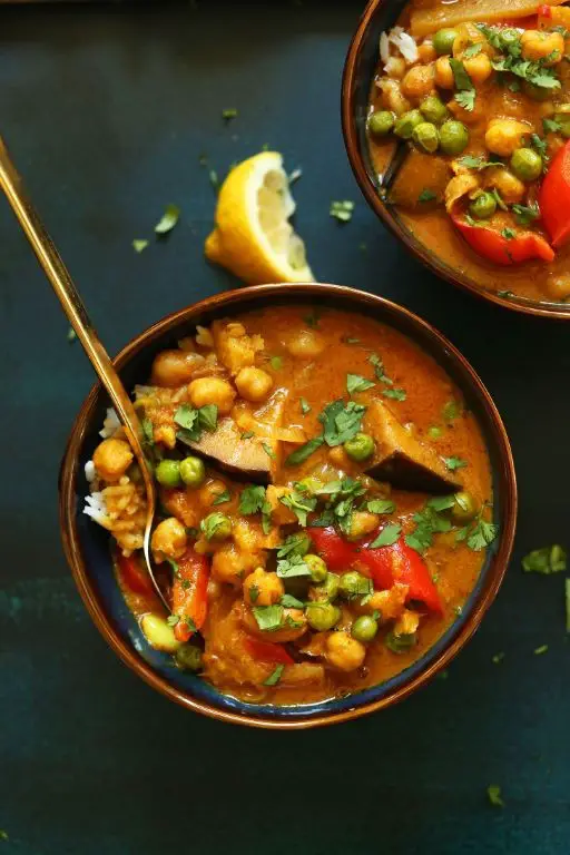 Light Thai Coconut Curry with Chickpeas