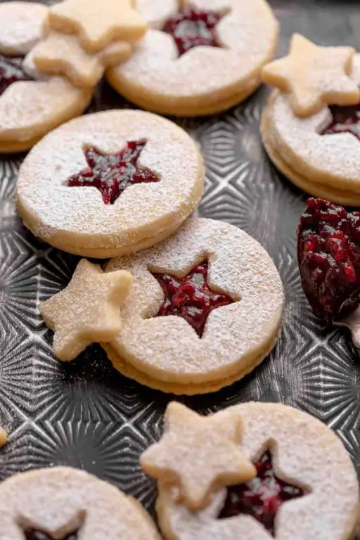 Linzer Cookies with Raspberry Jam Filling