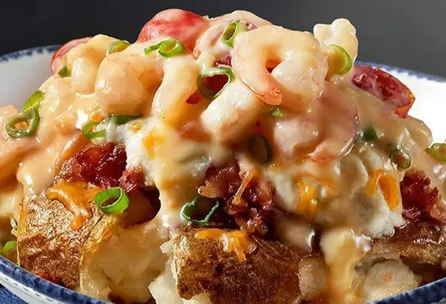 Loaded Red Lobster Mashed Potatoes with Bacon