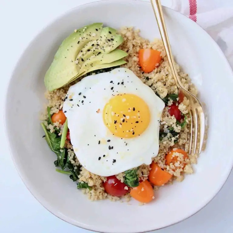 Low Calorie Egg and Quinoa Bowl