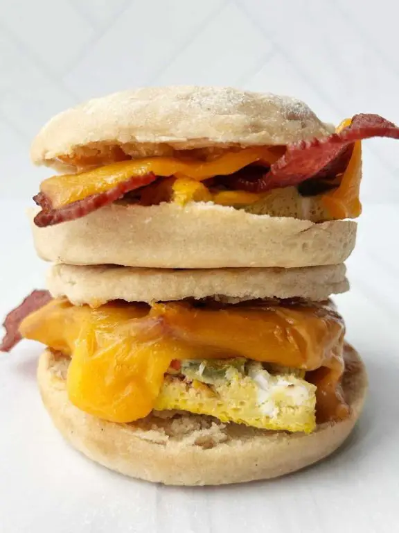 Low Calorie Egg and Turkey Bacon Sandwich