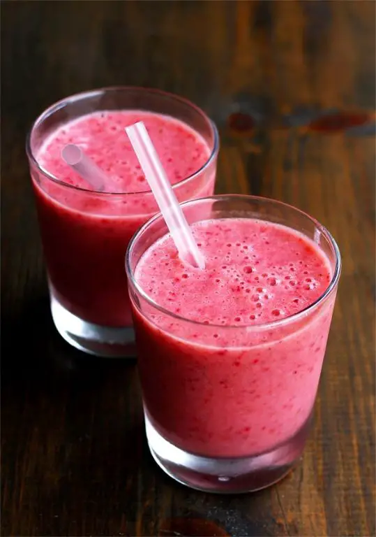 Low-Calorie Strawberry Smoothie