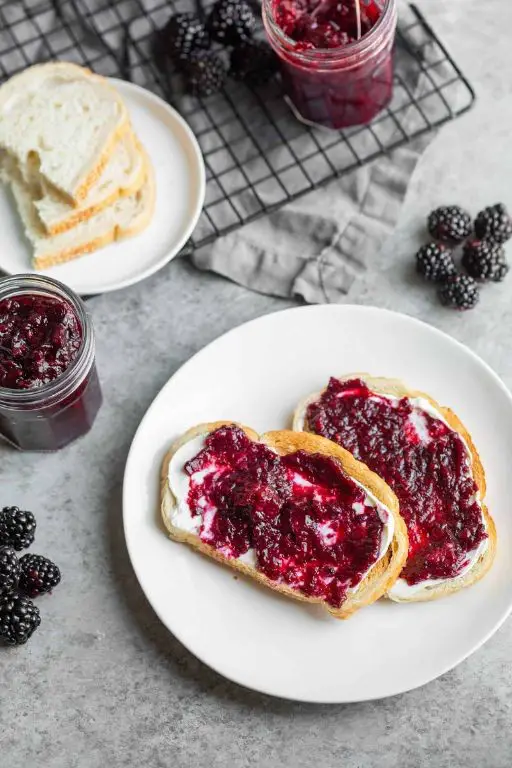 Low-Sugar Blackberry Jam