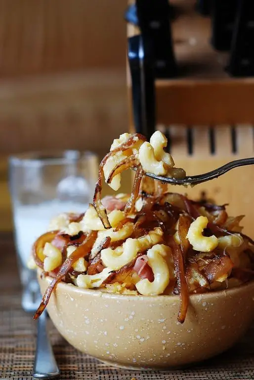 Mac and Cheese with Caramelized Onions
