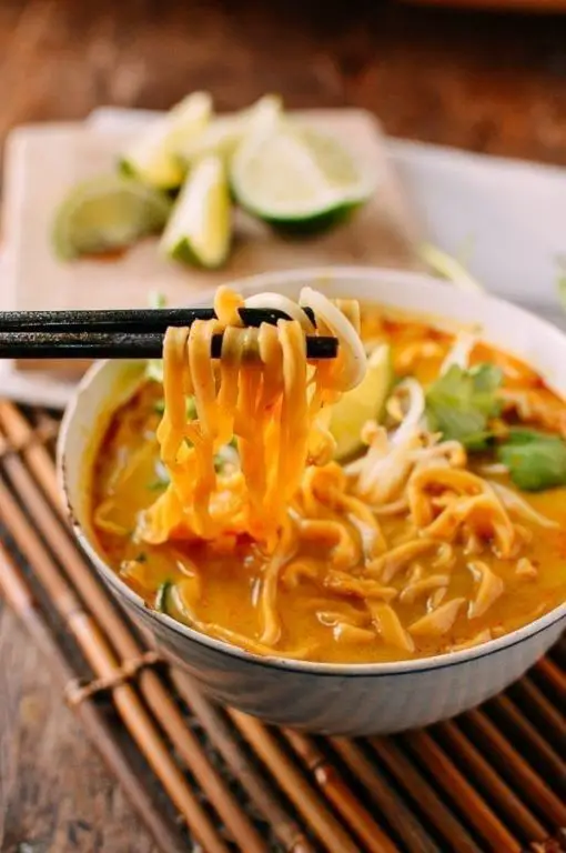 Malaysian Ground Chicken Curry Noodles