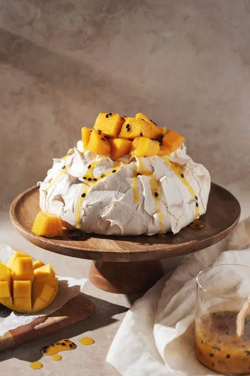 Mango Pavlova with Whipped Cream