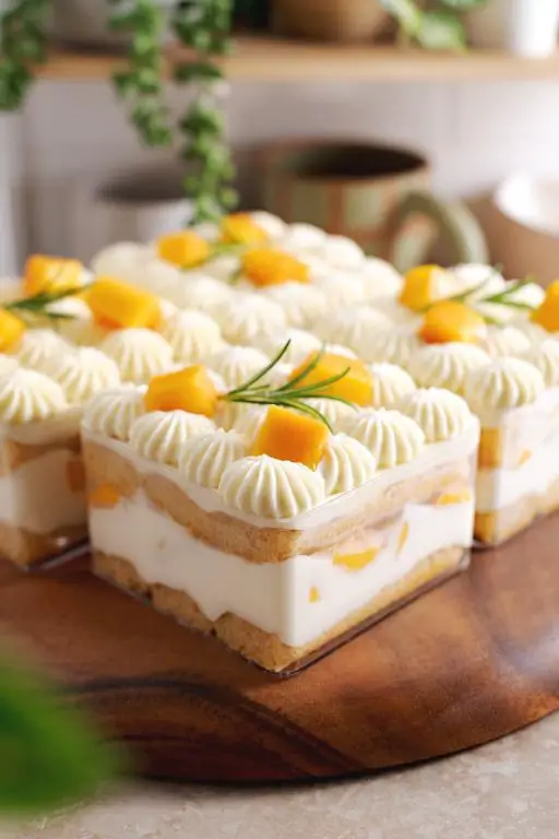 Mango Tiramisu with Ladyfingers