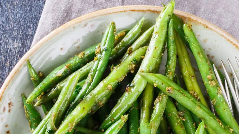 Maple Dijon Glazed Green Beans