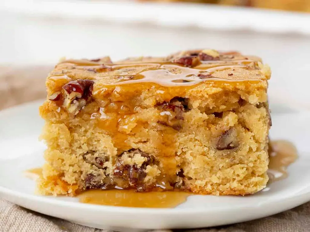 Maple Pecan Snacking Cake