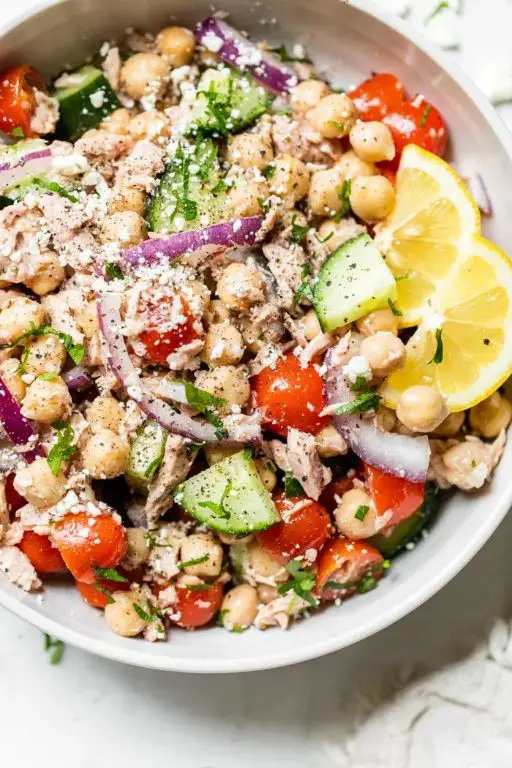 Mediterranean Tuna Salad with Chickpeas