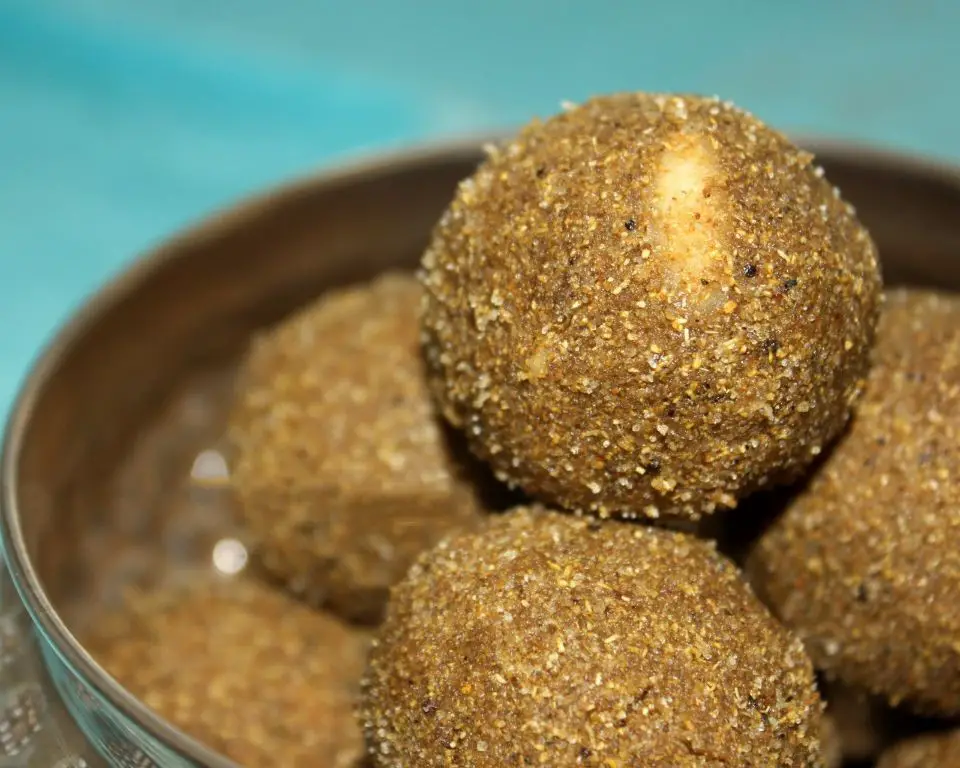 Methi Ladoo with Jaggery