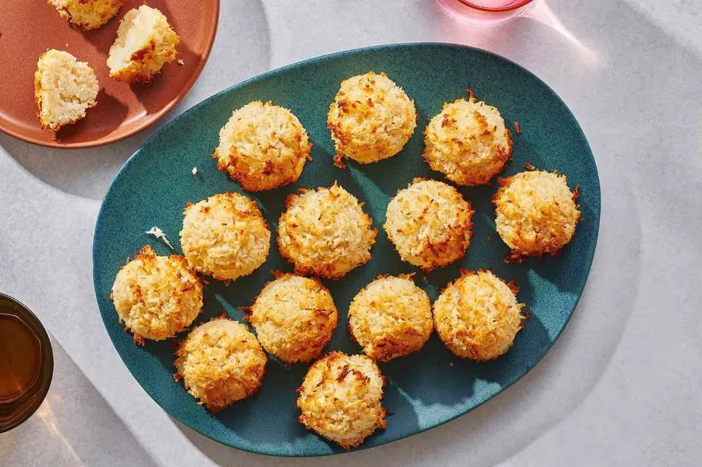 Microwave Coconut Macaroons