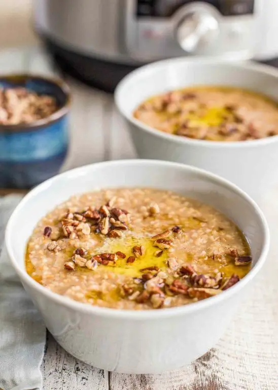 Microwave Pressure Cooker Apple Cinnamon Oatmeal