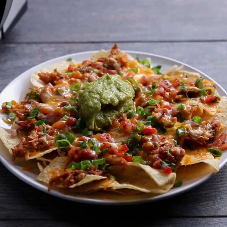 Microwaved Chicken Nachos