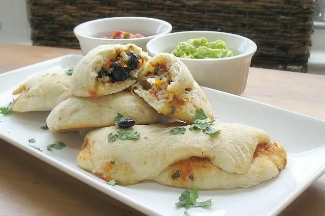 Mini Pizza Pockets with Cheese and Veggies