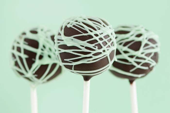 Mint Chocolate Chip Cake Pops