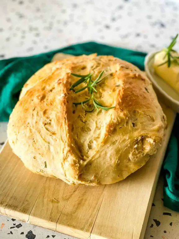 No Knead Rosemary Garlic Bread