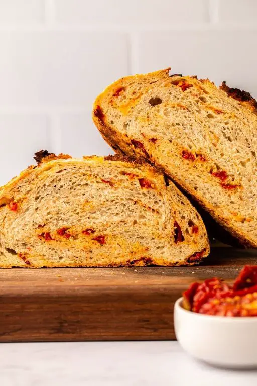 No Knead Sun-Dried Tomato Bread