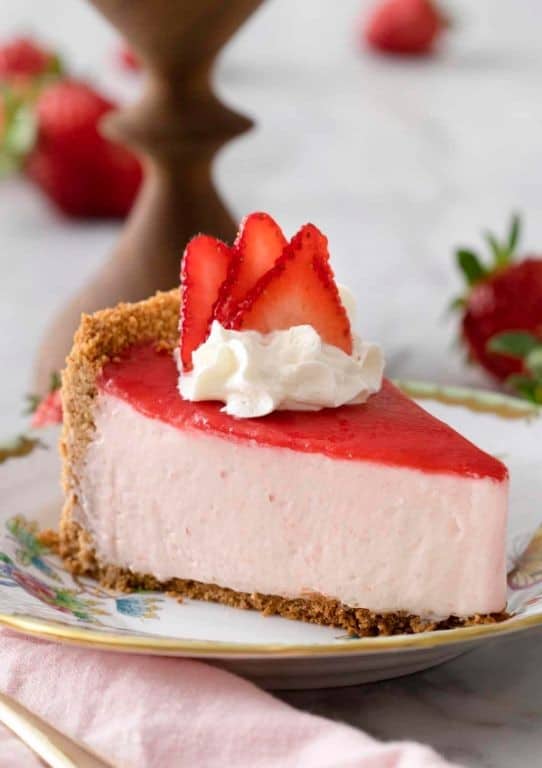 No-Bake Strawberry Cheesecake with Whipped Cream Topping