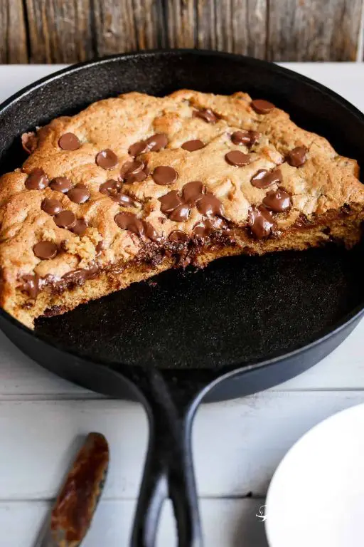 Nutella Stuffed Cookie Pizza
