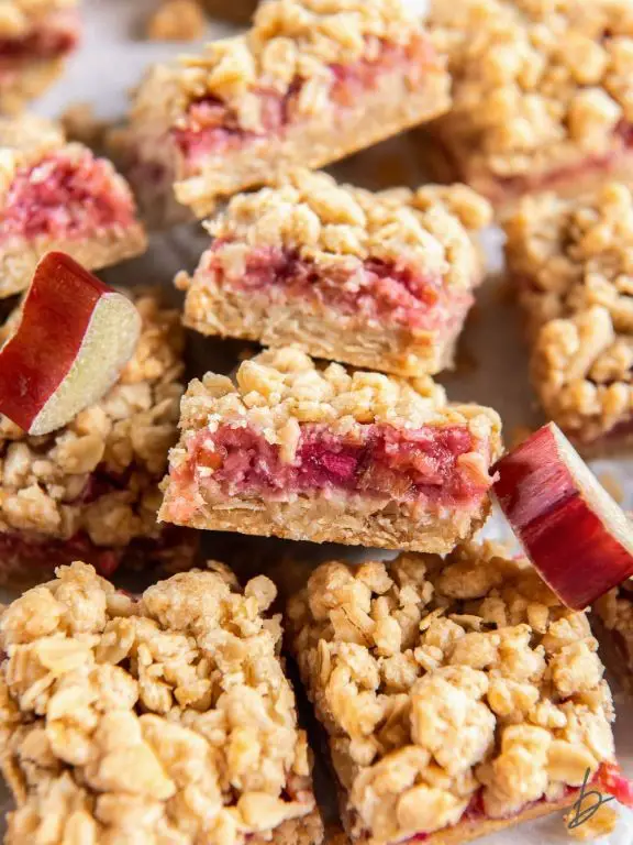 Oatmeal Rhubarb Crumble Bars