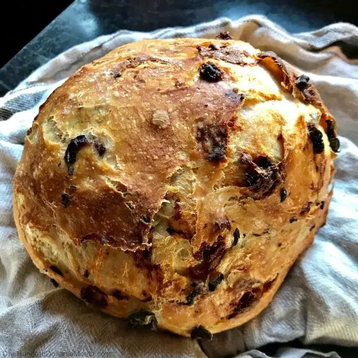Olive and sun-dried tomato bread
