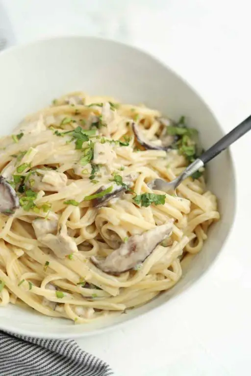 One-Pot Chicken Tetrazzini with Linguine