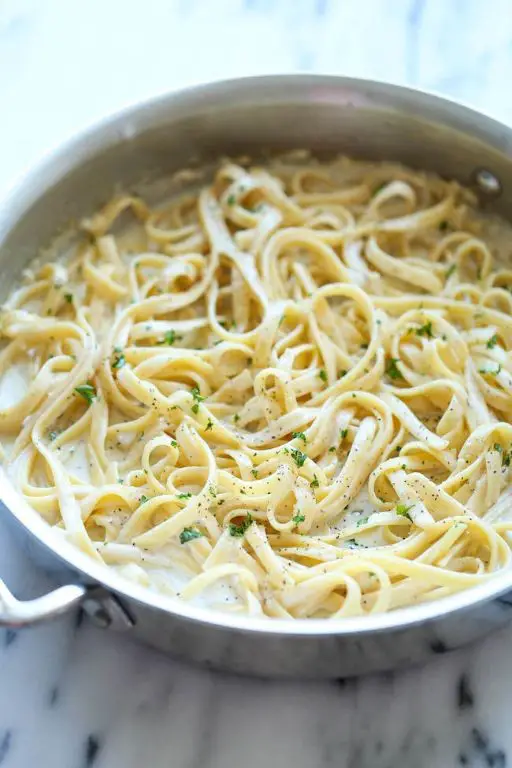 One-Pot Creamy Garlic Parmesan Pasta