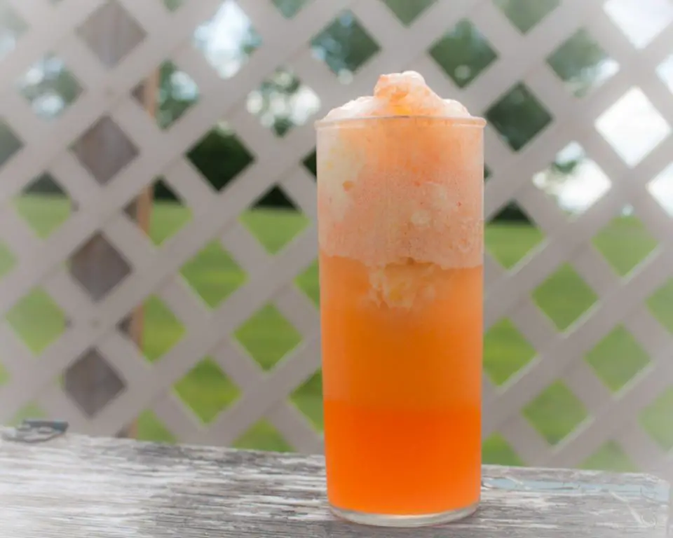 Orange Jello and Ginger Ale Float