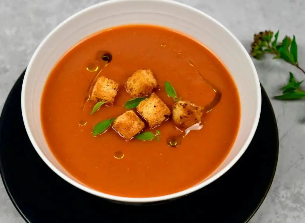 Oregano and Tomato Soup