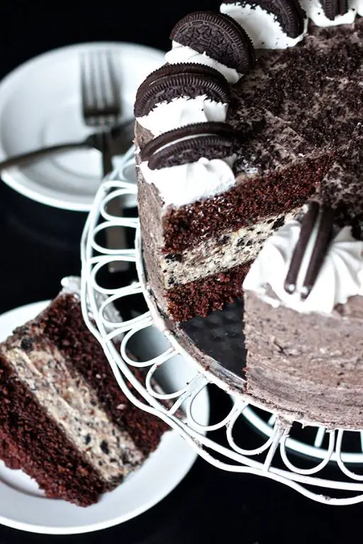 Oreo Cheesecake Layer Cake