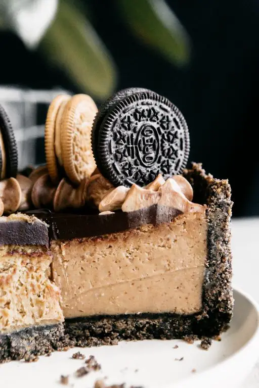 Oreo Cheesecake with Peanut Butter Filling