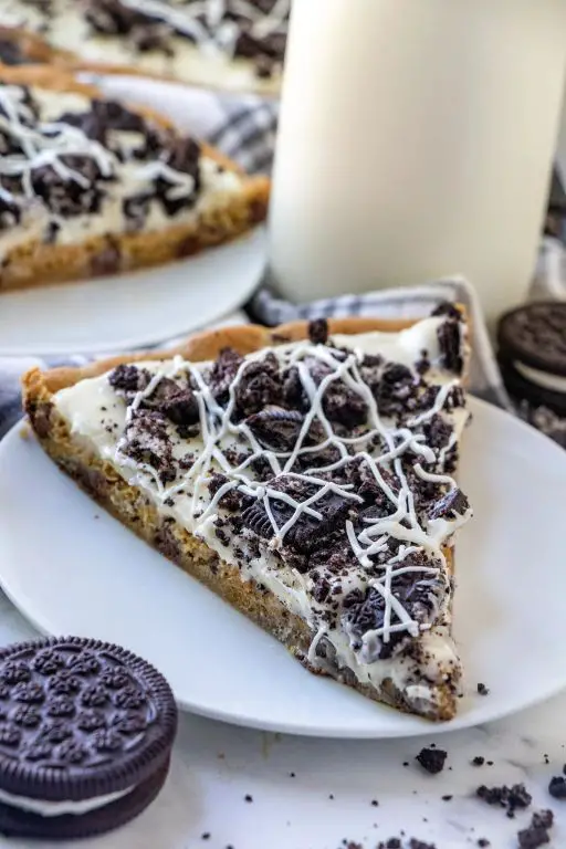 Oreo Cookie Pizza