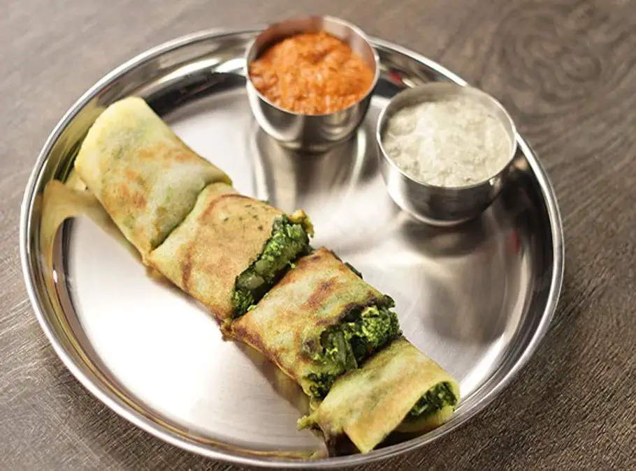 Palak Paneer Dosa with Coconut Chutney