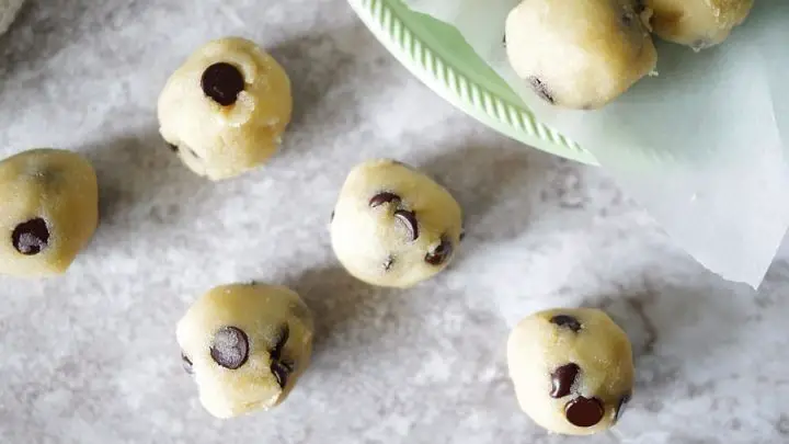 Paleo Chocolate Chip Cookie Dough Bites