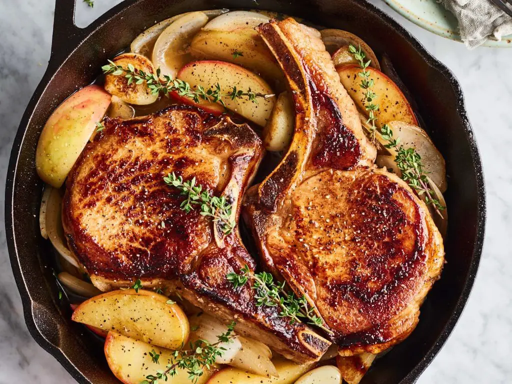 Pan-Seared Pork Chops with Apples