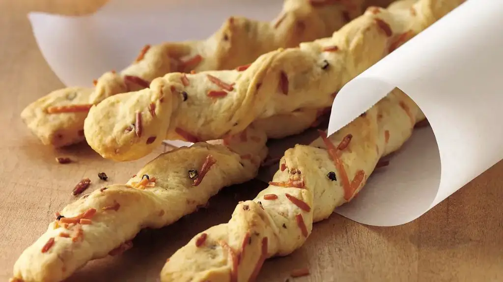Parmesan and black pepper breadsticks