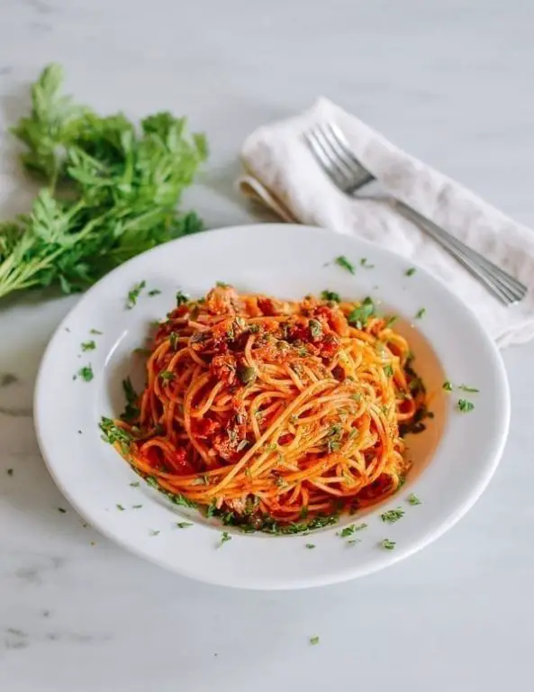 Pasta with Tomato Sauce and Canned Tuna