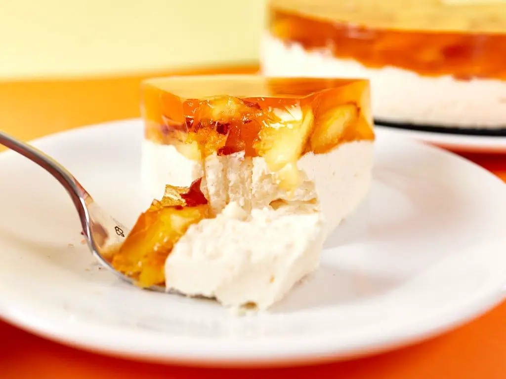 Peach Gelatin with Whipped Cream