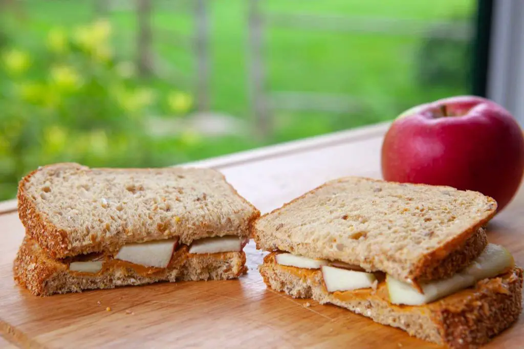 Peanut Butter and Apple Slices Sandwich