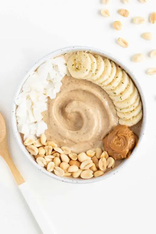 Peanut Butter and Banana Smoothie Bowl