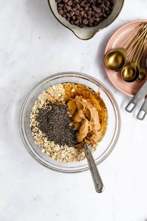 Peanut Butter and Chia Seed Energy Bars