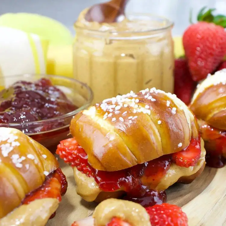 Peanut Butter and Jelly Pretzel Sandwich