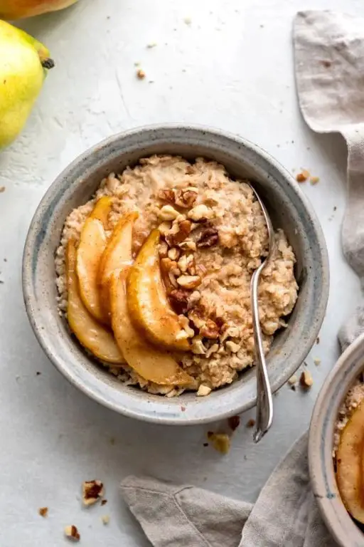 Pear and Cinnamon Oatmeal