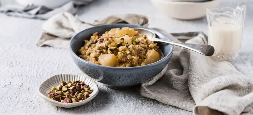 Pear and Quinoa Breakfast Bowl
