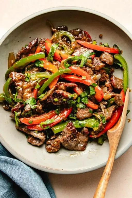 Pepper Sliced Beef with Onions
