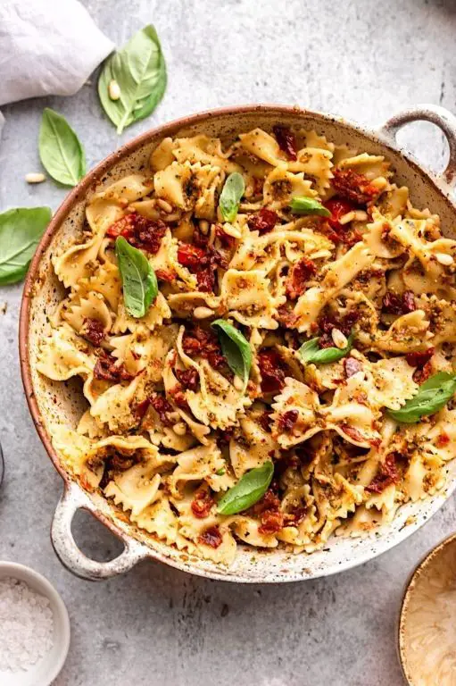 Pesto Pasta Salad with Sun-Dried Tomatoes