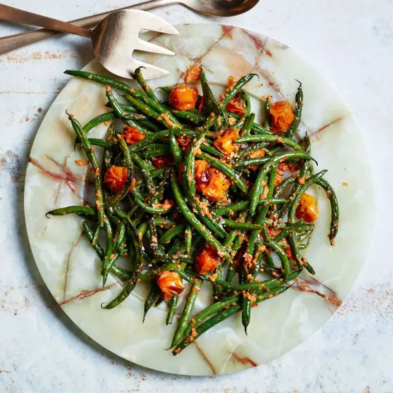 Pesto Roasted Green Beans with Cherry Tomatoes
