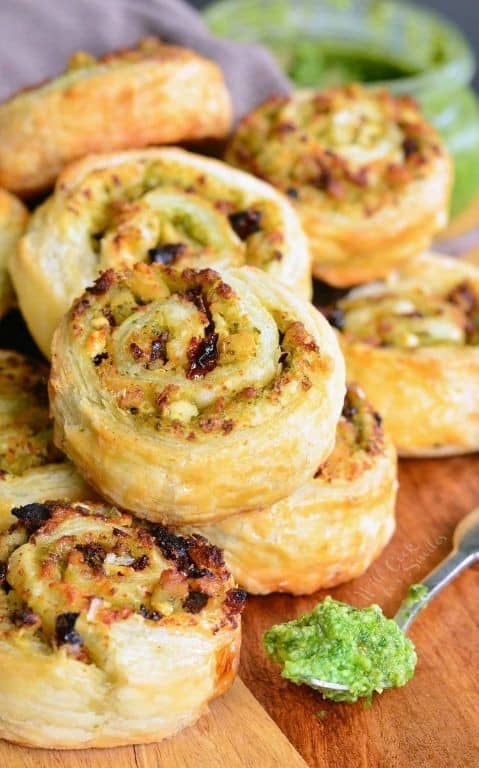 Pesto and Mozzarella Chicken Pinwheels
